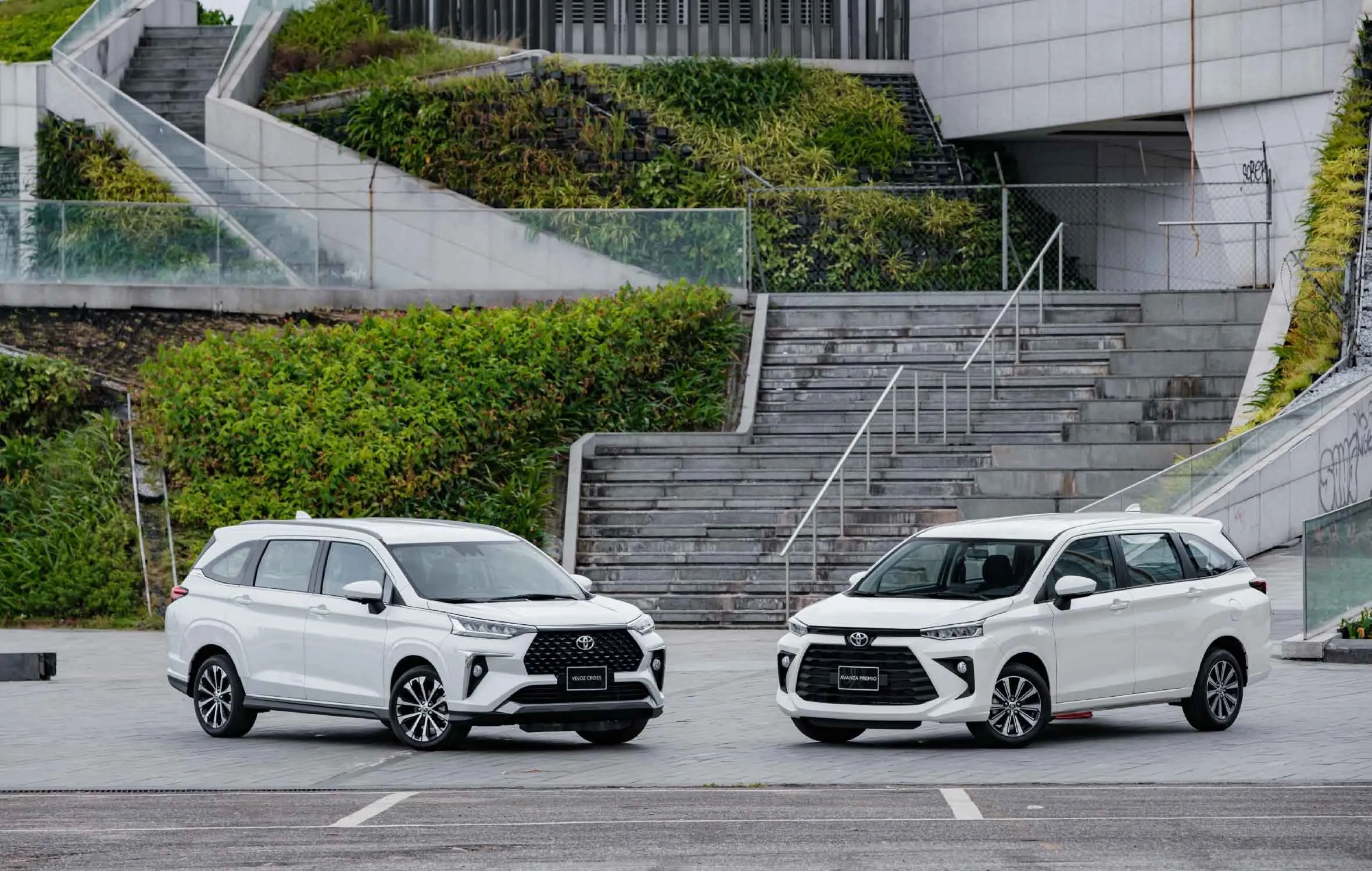Toyota Việt Nam chính thức giới thiệu Khẩu hiệu (Tagline) mới của thương hiệu -“Move your world”- cùng Bộ đôi Veloz Cross và Avanza Premio hoàn toàn mới, xác lập chuẩn mực mới cho phân khúc MPV tại Việt Nam